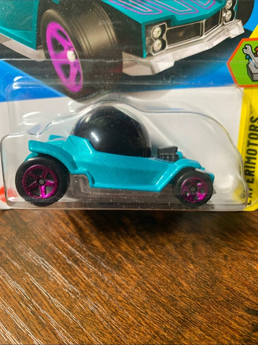 Hot Wheels Experimotors Magic 8 Ball Car - Teal & Purple